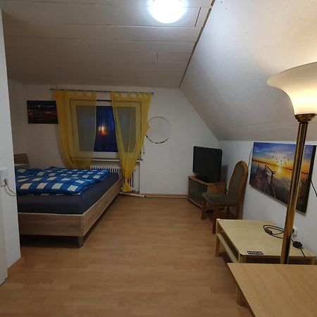 Geraeumiges Ferienhaus In Bad Salzuflen Mit Einfacher Ausstattung, Fuer Geschaeftsreisende, Gruppen Oder Familien Geeignet, 4 Schlafzimmer Ngoại thất bức ảnh