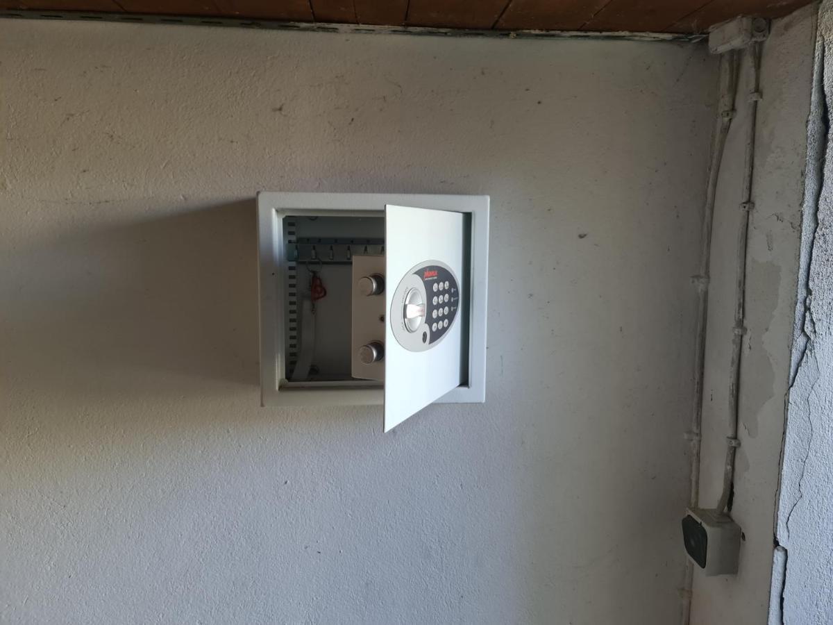 Geraeumiges Ferienhaus In Bad Salzuflen Mit Einfacher Ausstattung, Fuer Geschaeftsreisende, Gruppen Oder Familien Geeignet, 4 Schlafzimmer Ngoại thất bức ảnh