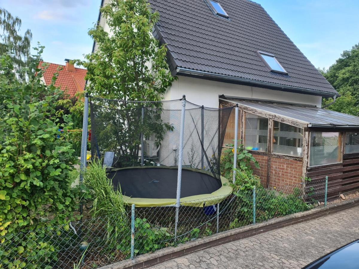 Geraeumiges Ferienhaus In Bad Salzuflen Mit Einfacher Ausstattung, Fuer Geschaeftsreisende, Gruppen Oder Familien Geeignet, 4 Schlafzimmer Ngoại thất bức ảnh
