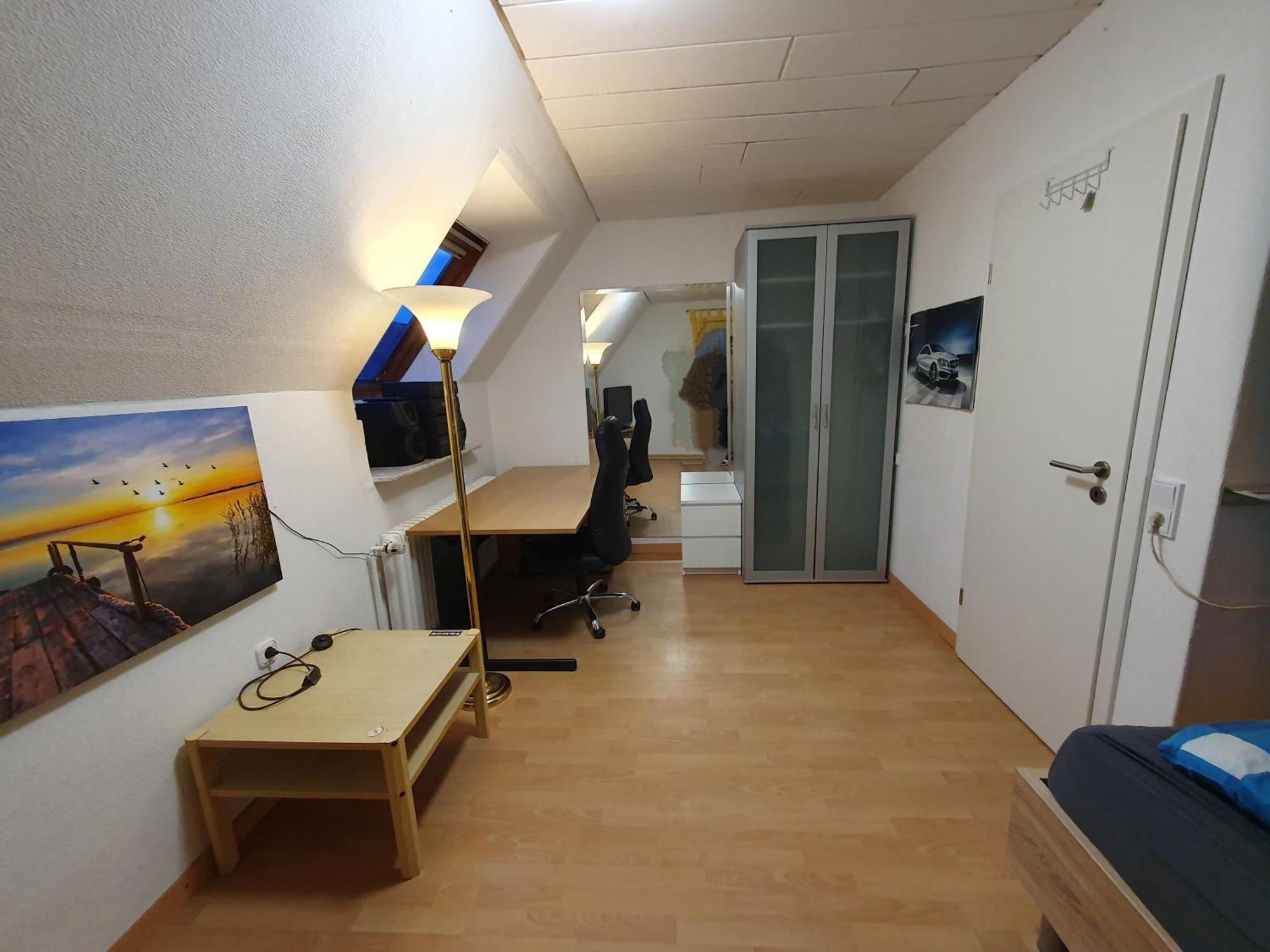 Geraeumiges Ferienhaus In Bad Salzuflen Mit Einfacher Ausstattung, Fuer Geschaeftsreisende, Gruppen Oder Familien Geeignet, 4 Schlafzimmer Ngoại thất bức ảnh