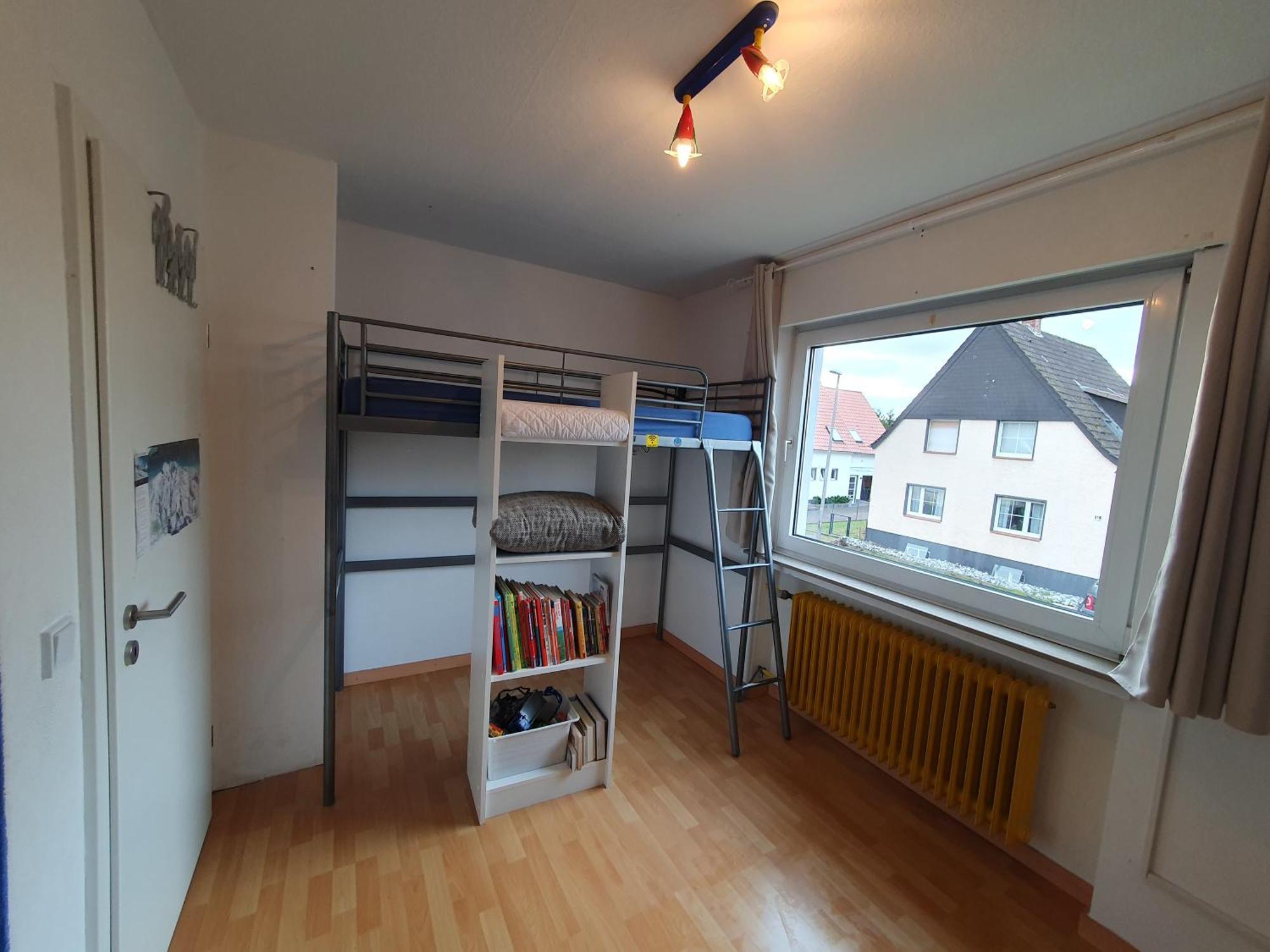 Geraeumiges Ferienhaus In Bad Salzuflen Mit Einfacher Ausstattung, Fuer Geschaeftsreisende, Gruppen Oder Familien Geeignet, 4 Schlafzimmer Ngoại thất bức ảnh